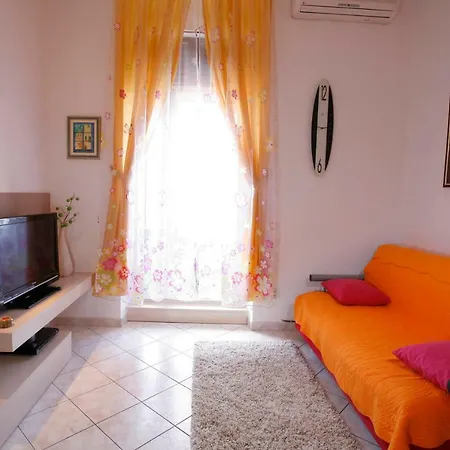 Apartment Lovely Marmont With Balconies In The Heart Of