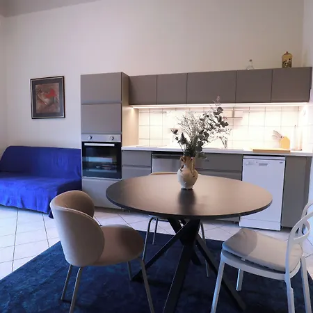 Apartmán Lovely Marmont With Balconies In The Heart Of *