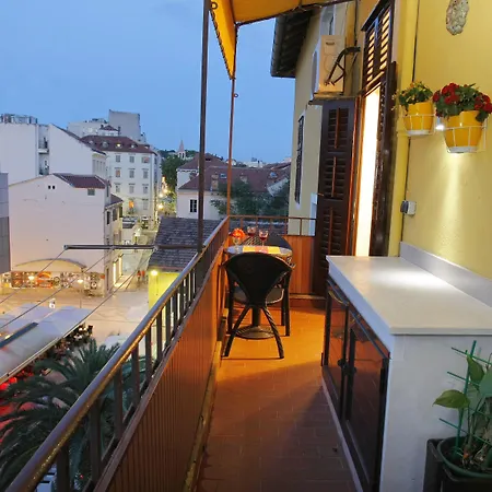 Apartmán Lovely Marmont With Balconies In The Heart Of *