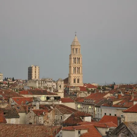 Lovely Marmont With Balconies In The Heart Of Split